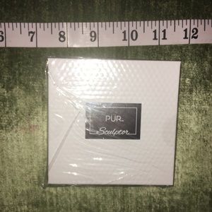 Pur contour and highlight palette